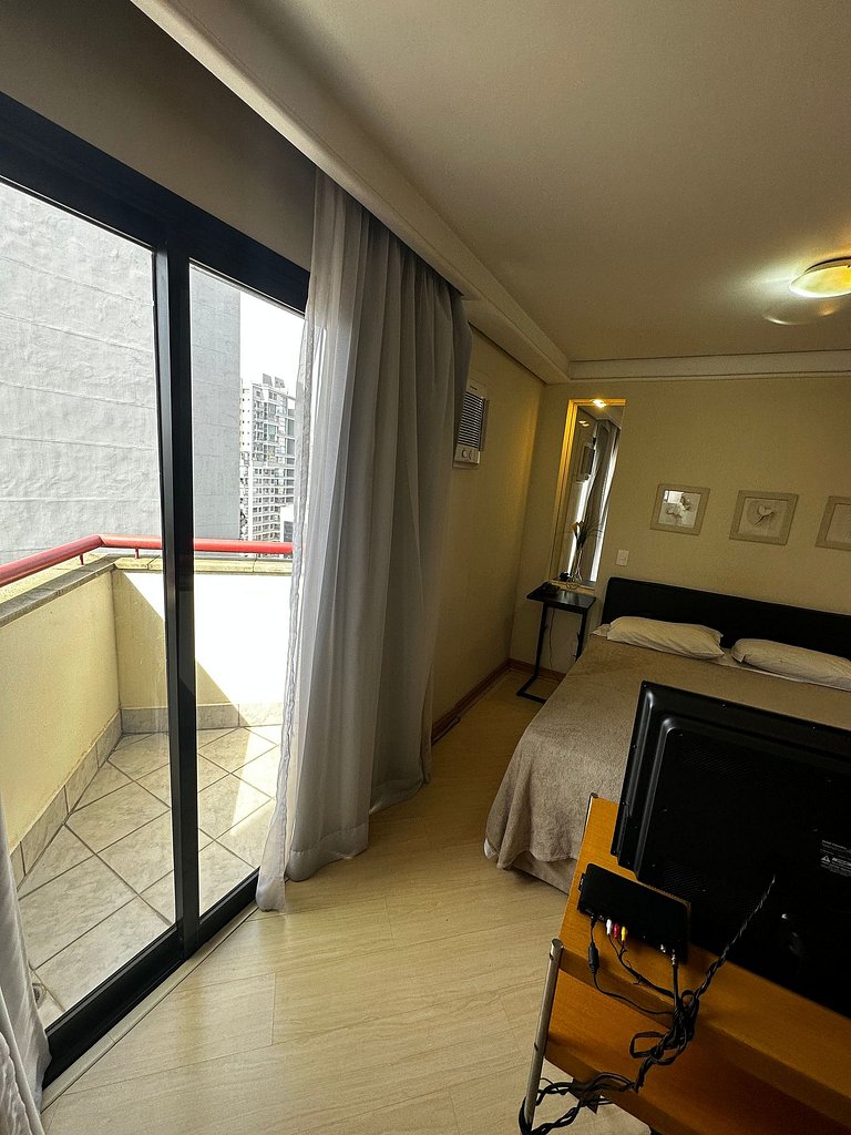 Flat na rua Sena Madureira - Bienal