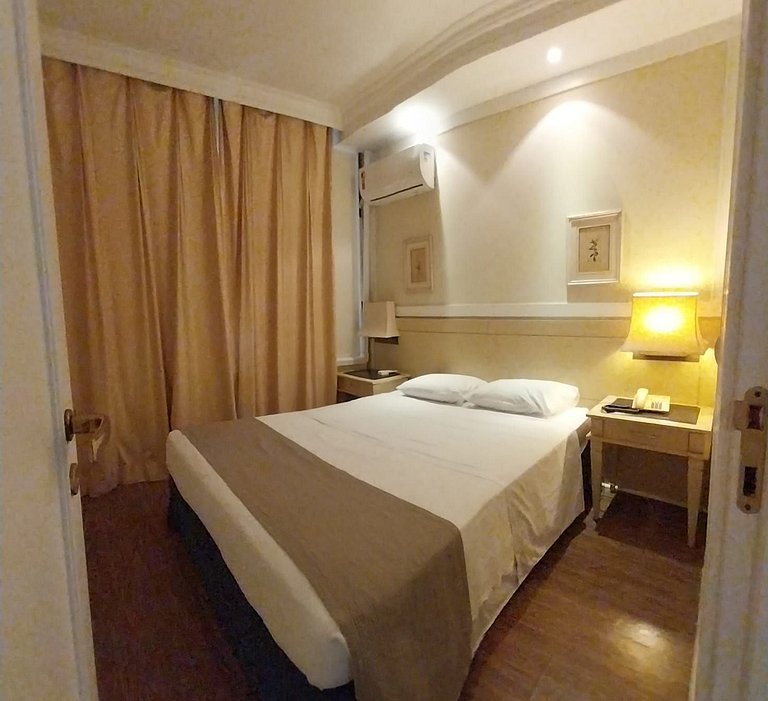 CHARMOSO FLAT NA VILA OLIMPIA