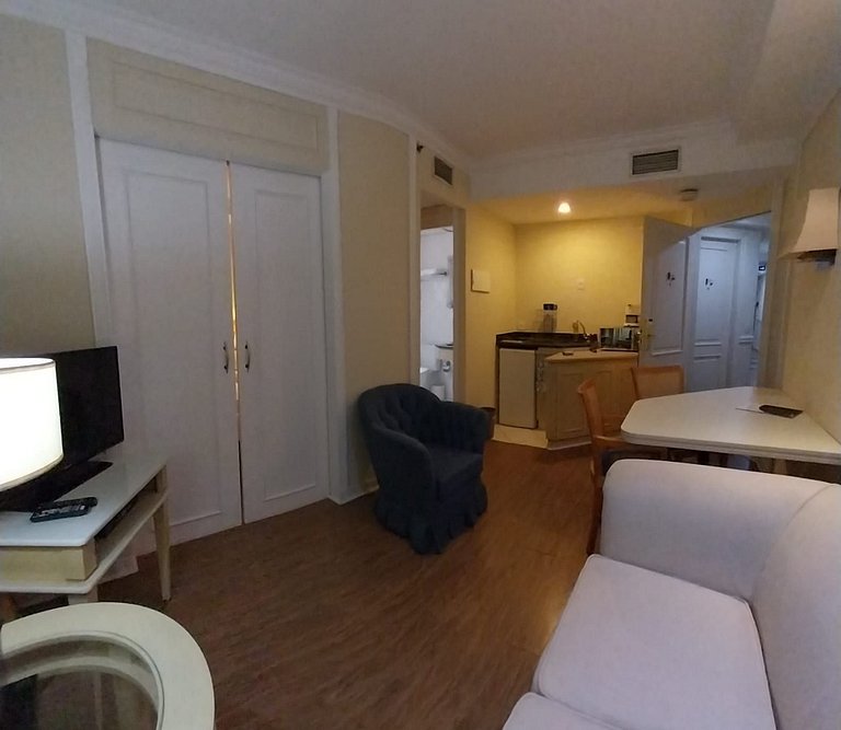 CHARMOSO FLAT NA VILA OLIMPIA