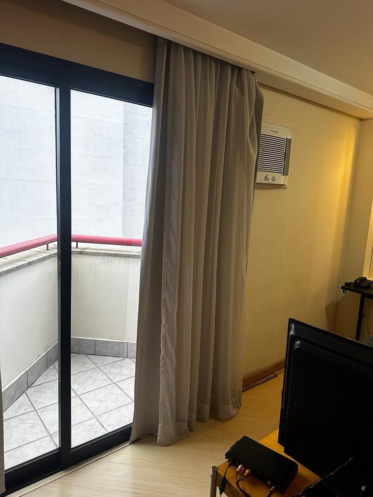 Flat na rua Sena Madureira - Bienal